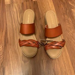 Lane Bryant women’s sandals 8W NWT